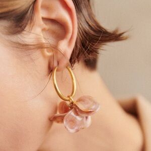 Sezane Flora Hoops in Blush
